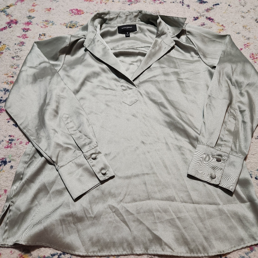 💘 Banana Republic Light Gray Blouse